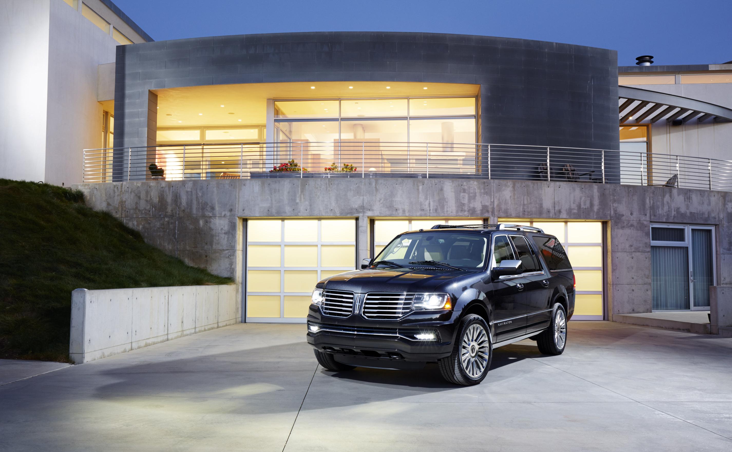 15LincolnNavigator_02_HR