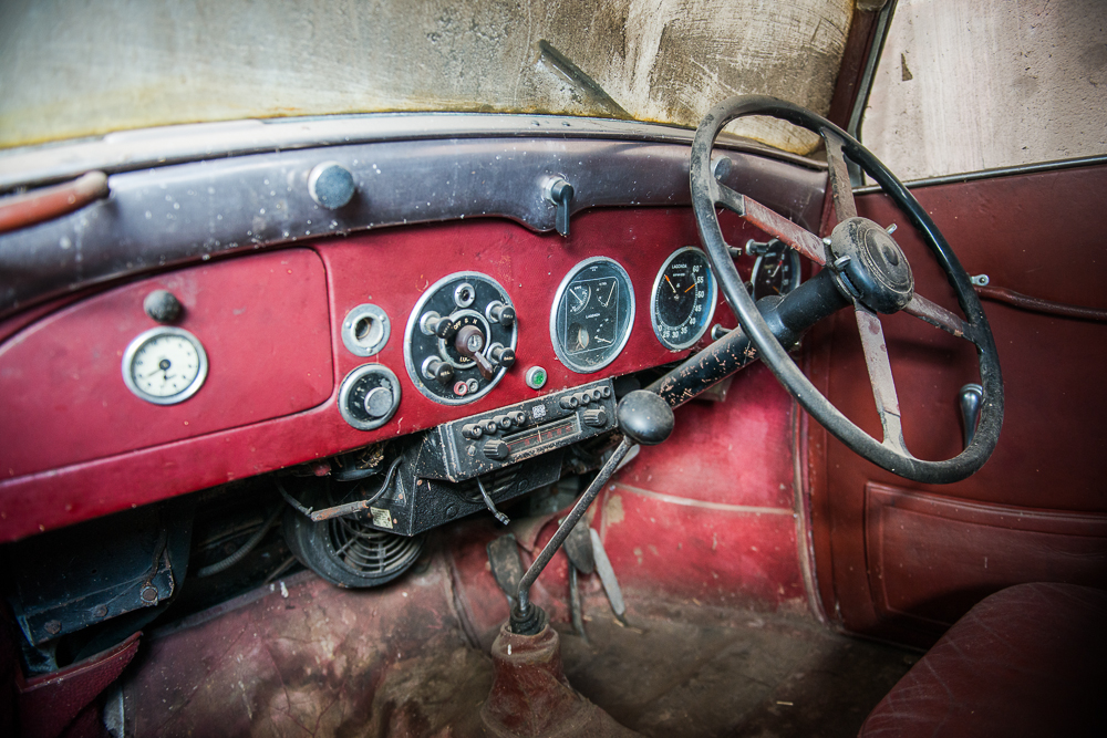 Lagonda V12 2 door 'Hooper' saloon 3