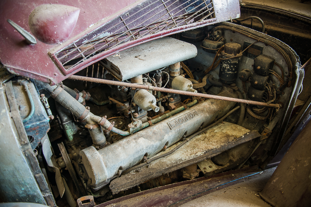 Lagonda V12 2 door 'Hooper' saloon 5