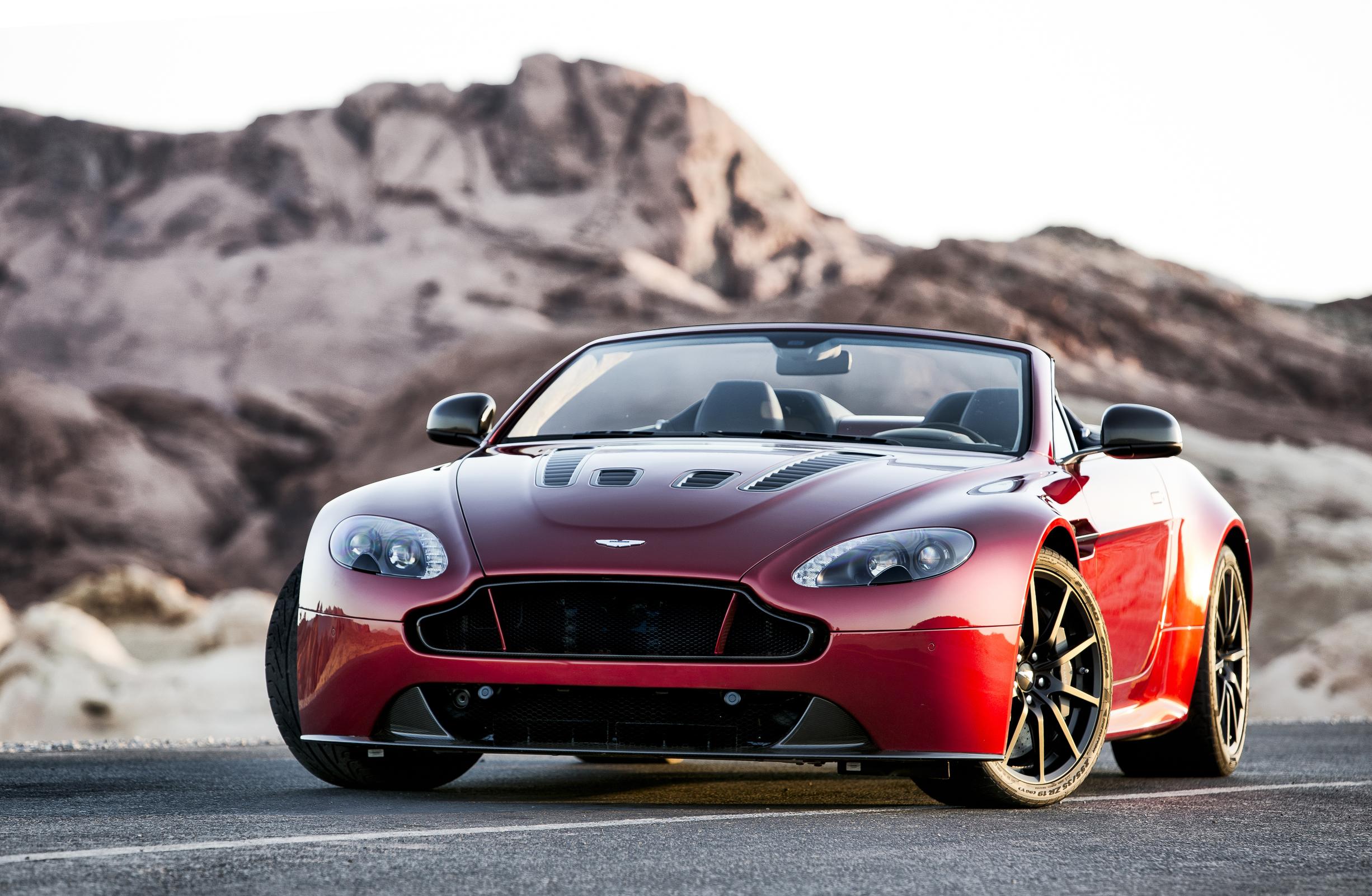 V12 Vantage S Roadster_02