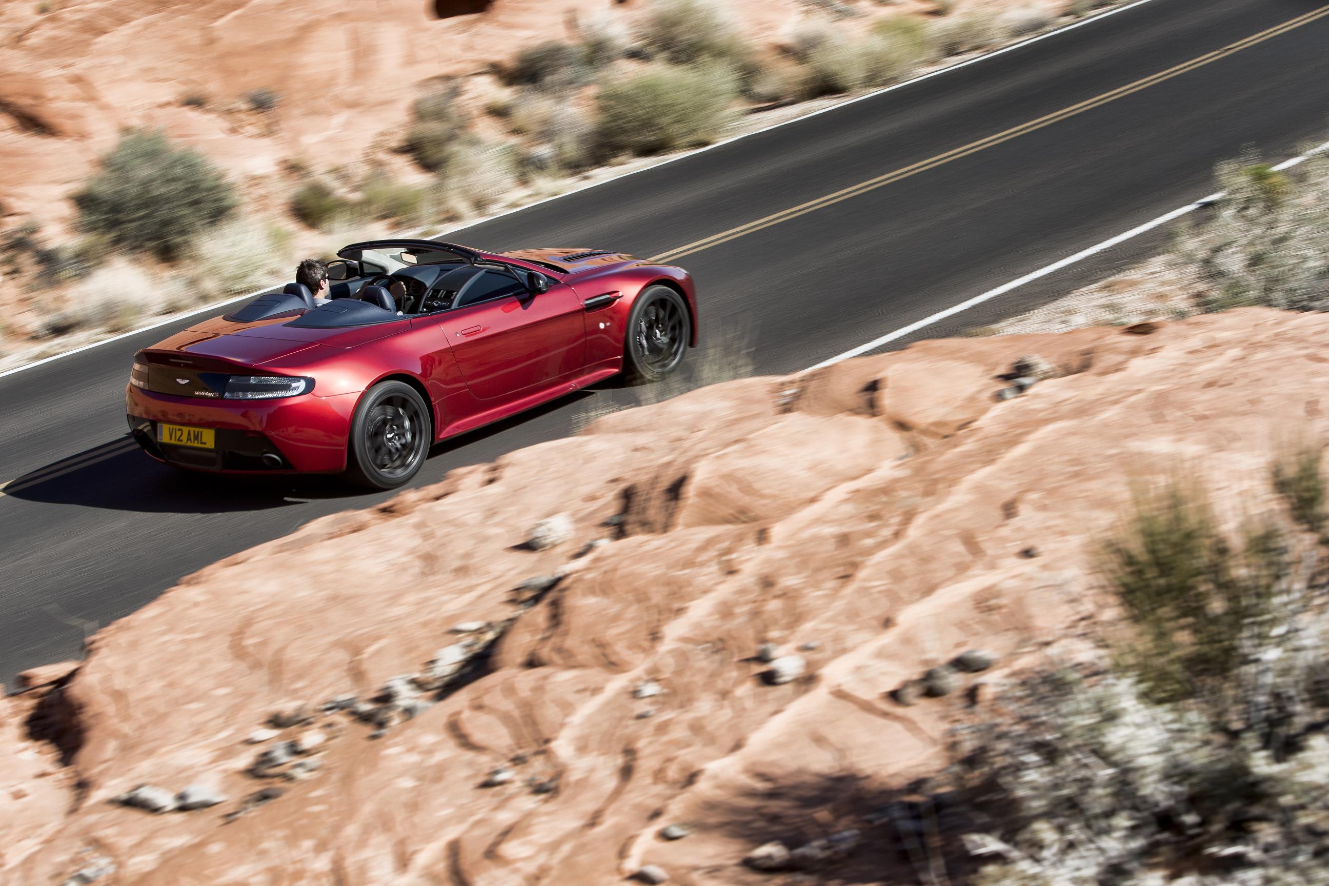 V12 Vantage S Roadster_03