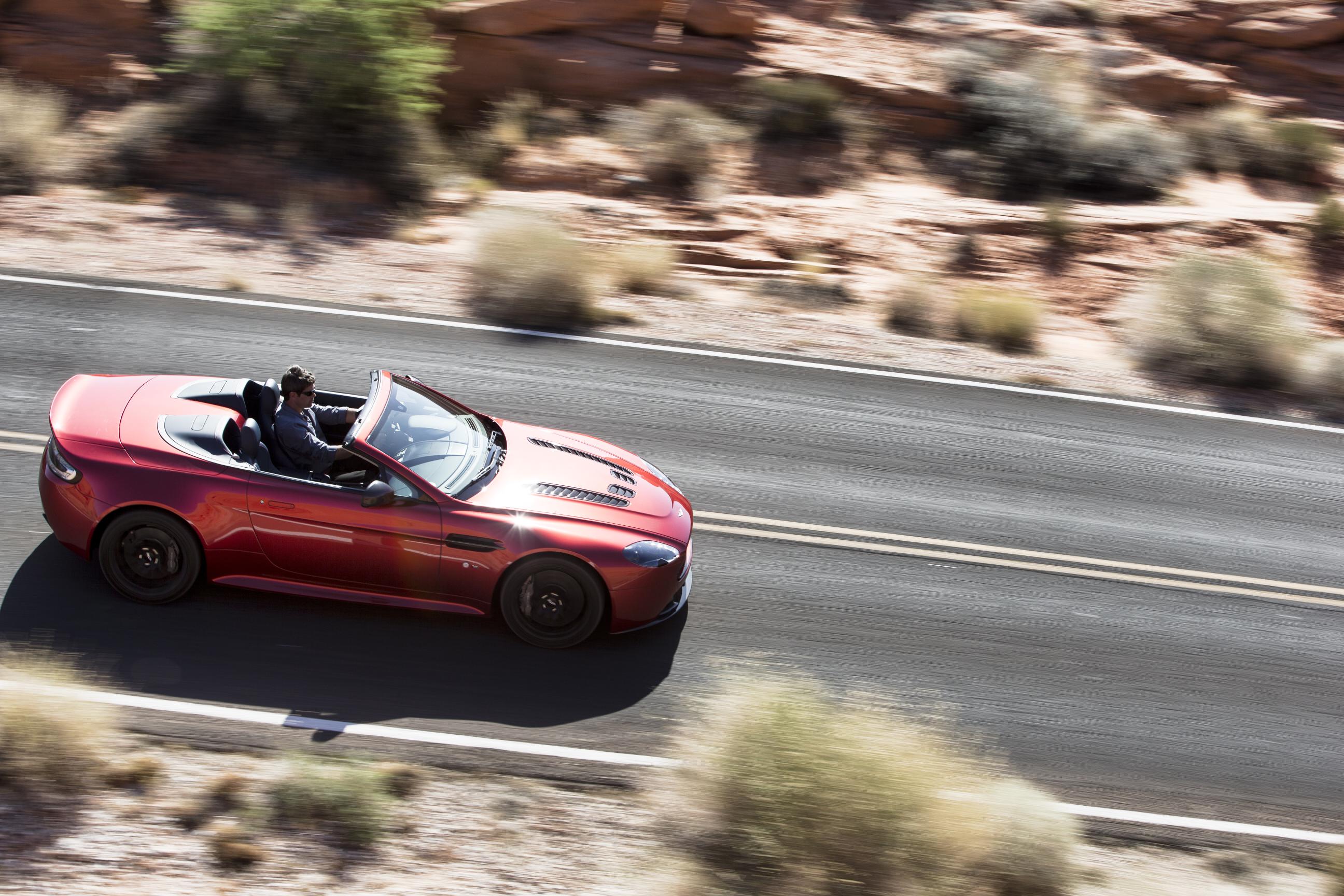 V12 Vantage S Roadster_05