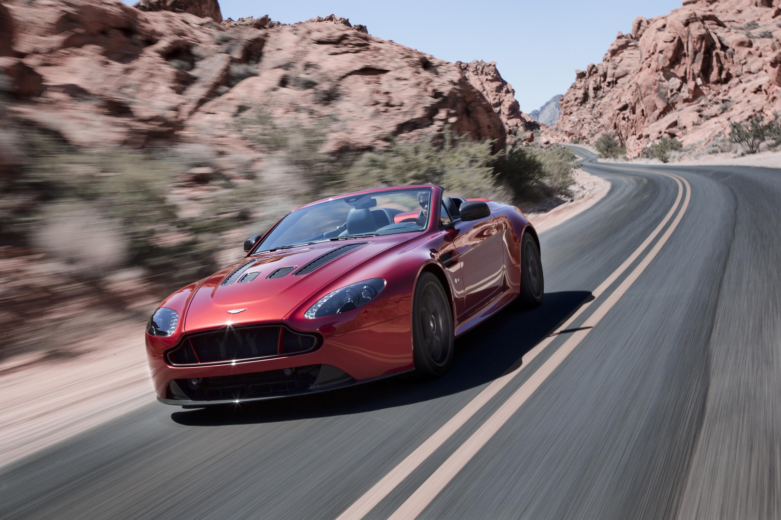 V12 Vantage S Roadster_10