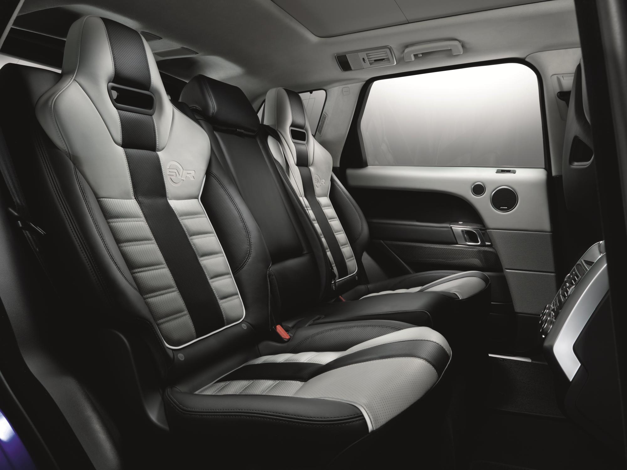 2015_Range_Rover_Sport_SVR_Interior_3_(91595)