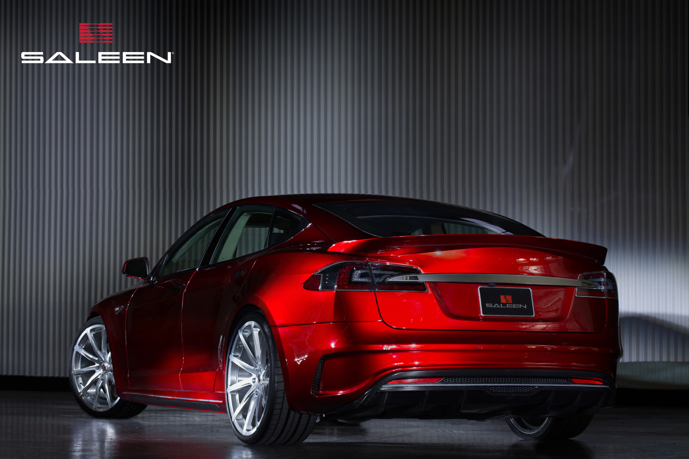 SALEEN_FOURSIXTEEN_Lizstick-Red (4)