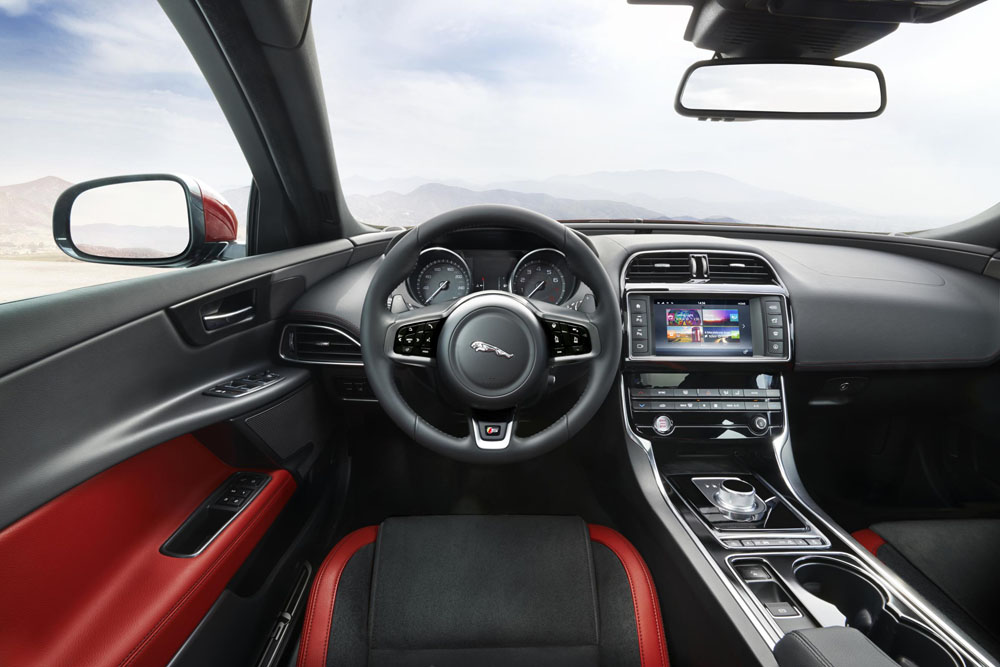 JAGUAR_XE_S_INT_07