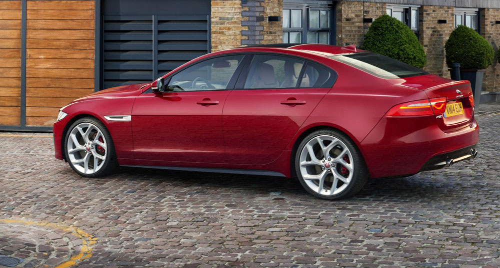 JAGUAR_XE_S_LONDON_02