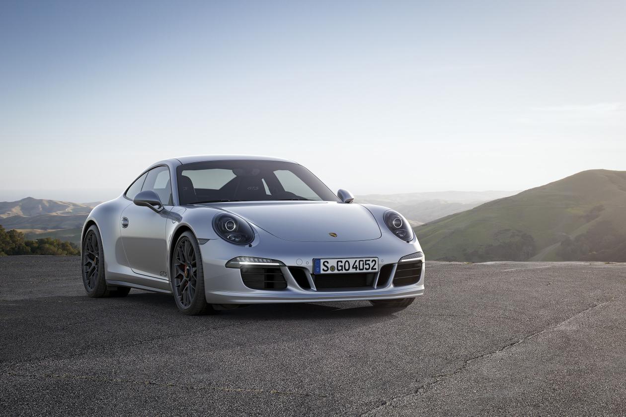 Embargo_00_01_8_October_2014_Porsche_911_Carrera_4_GTS_front_three_quarter_static