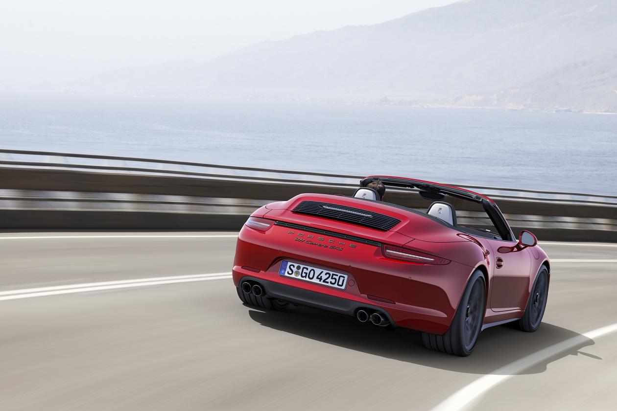 Embargo_00_01_8_October_2014_Porsche_911_Carrera_GTS_Cabriolet_rear_three_quarter