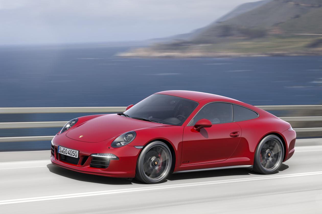 Embargo_00_01_8_October_2014_Porsche_911_Carrera_GTS_front_three_quarter_action