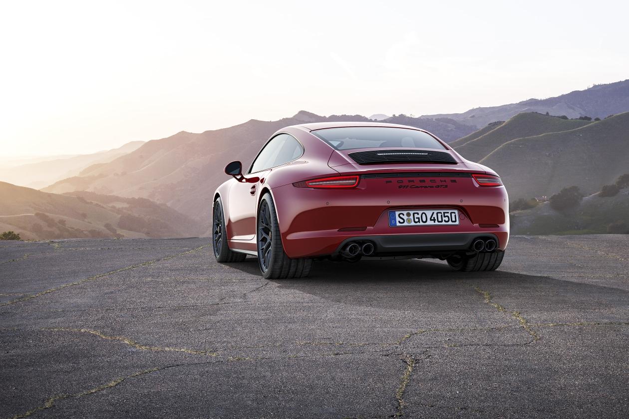 Embargo_00_01_8_October_2014_Porsche_911_Carrera_GTS_rear_static