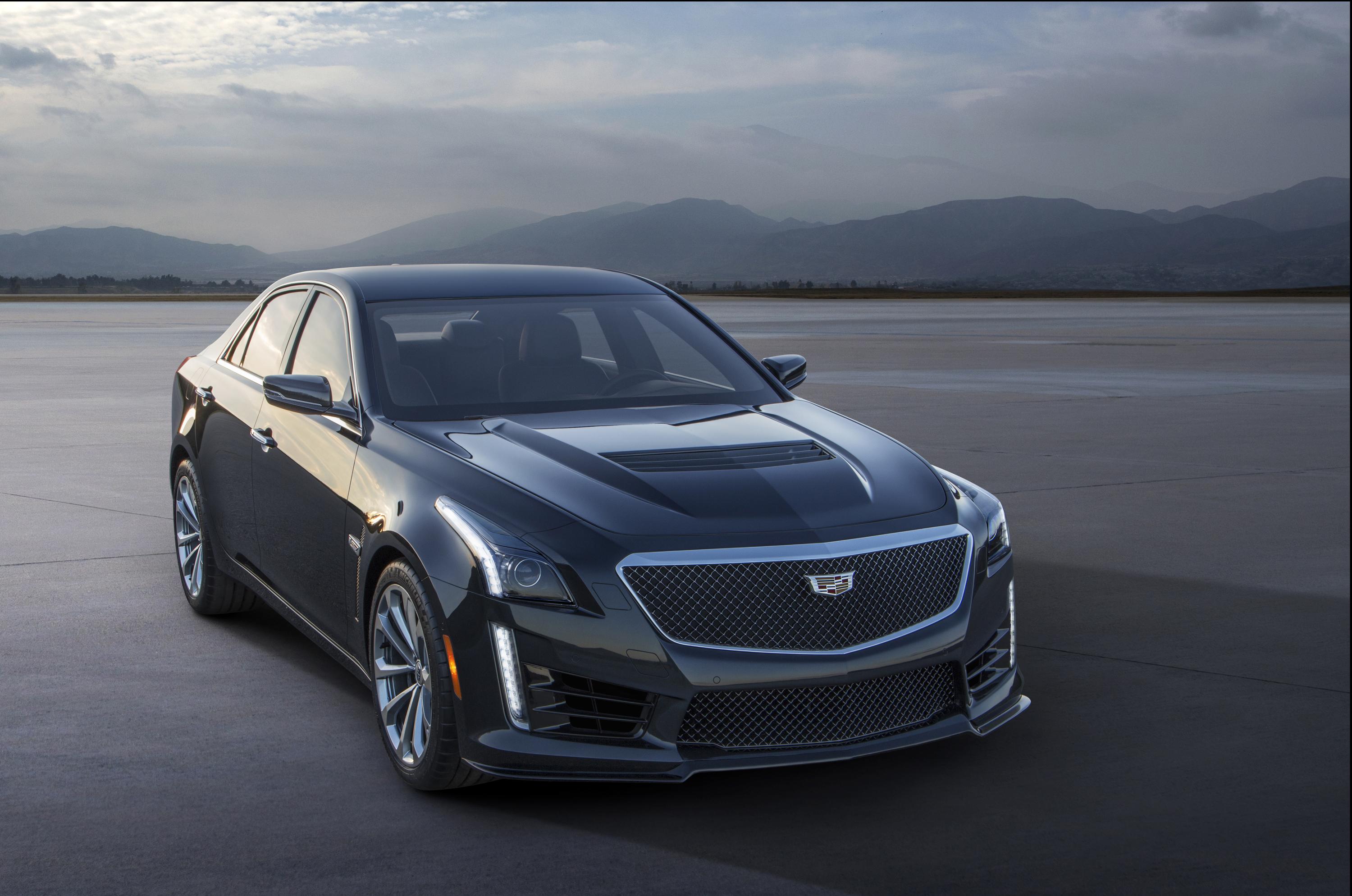 2016-Cadillac-CTS-V-Sedan-009