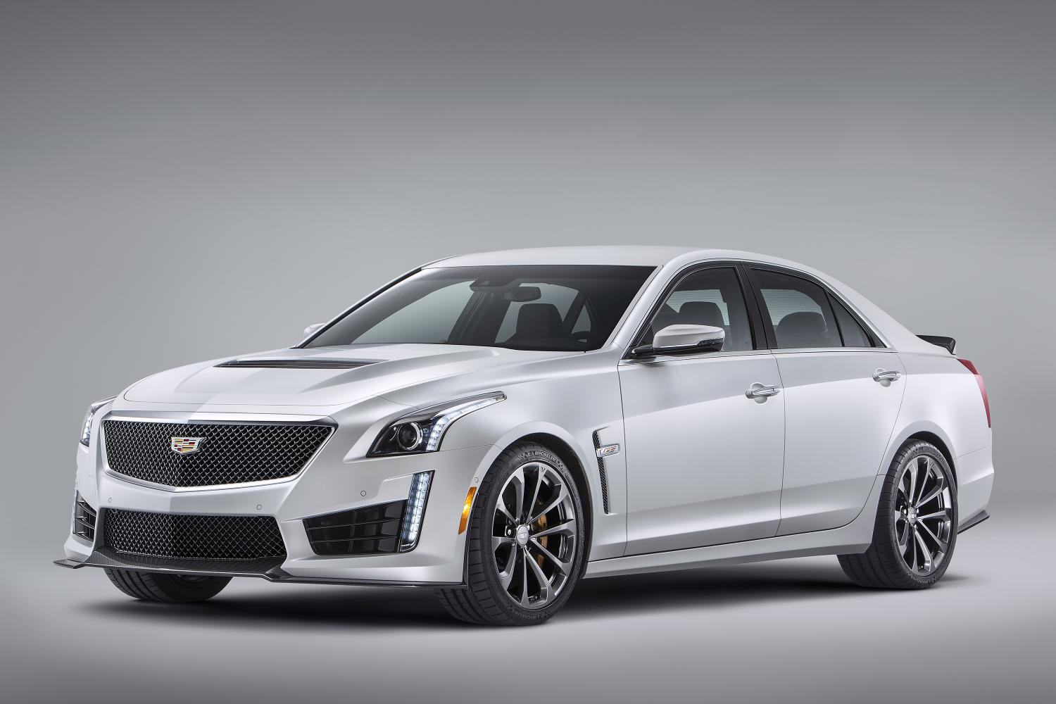 2016-Cadillac-CTS-V-Sedan-014