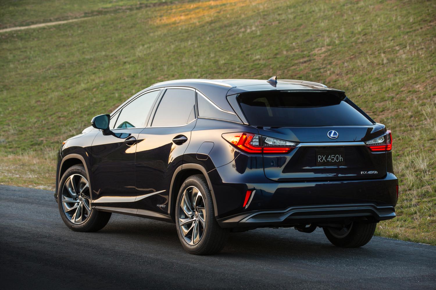 NYIAS_2016_Lexus_RX_450h_004