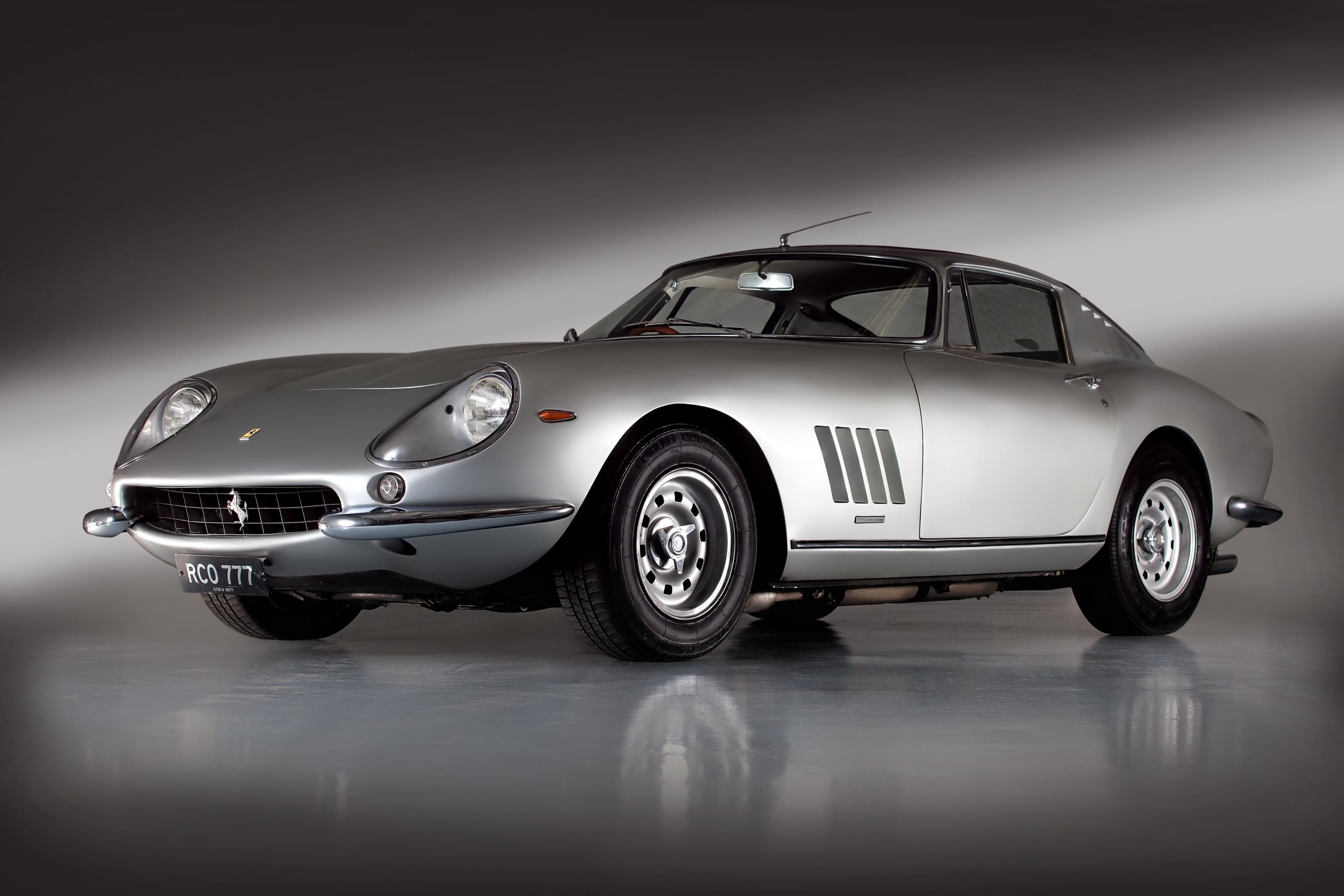 HandH_Colton_Ferrari_275_GTB-4_front_3-4_land