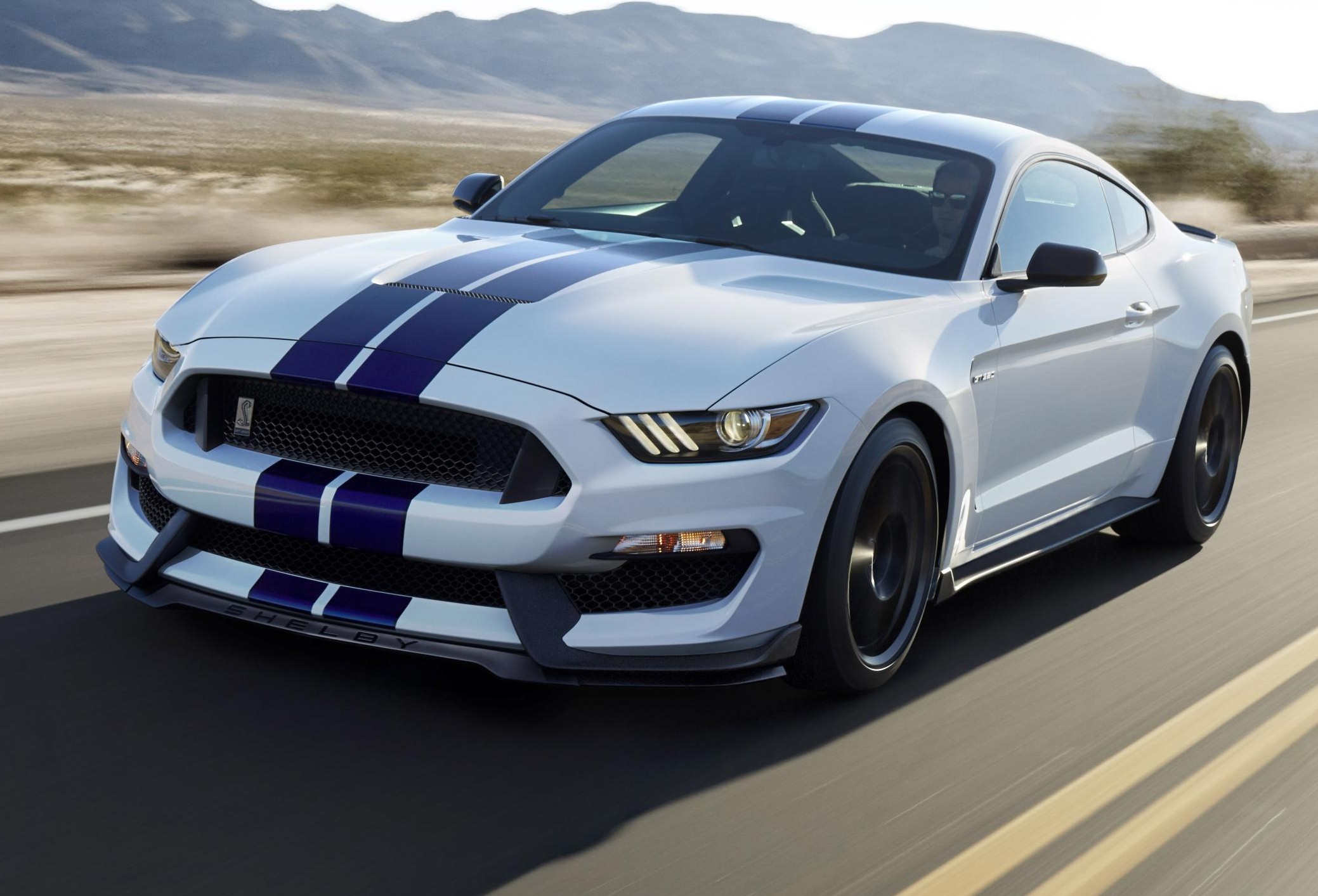 ShelbyGT350_01_HR(2)