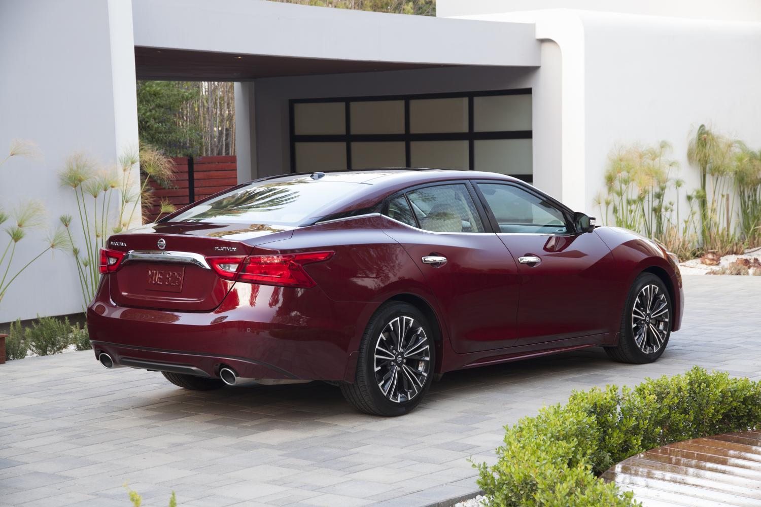 2016_nissan_maxima_05