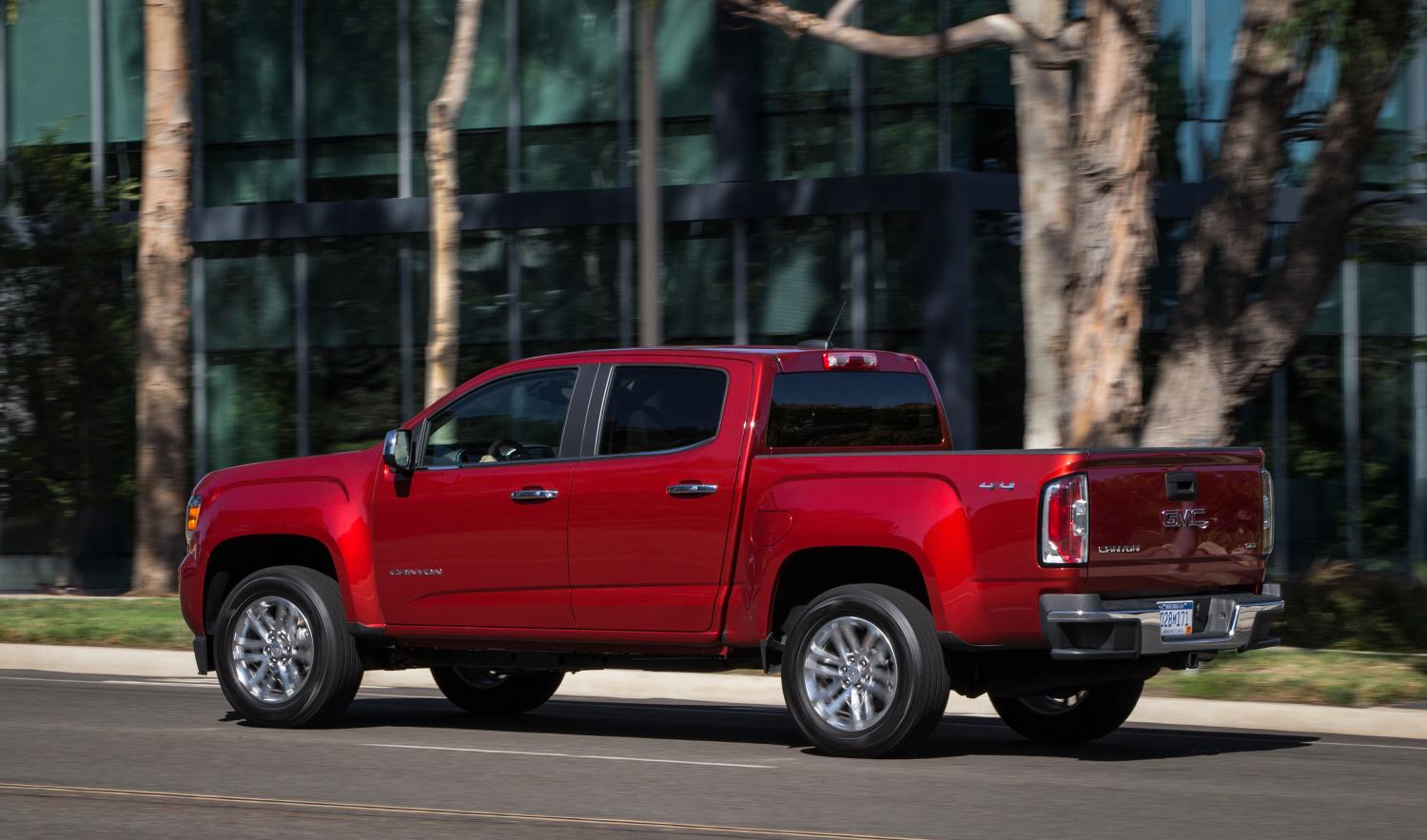 2016-GMC-Canyon-SLE-039