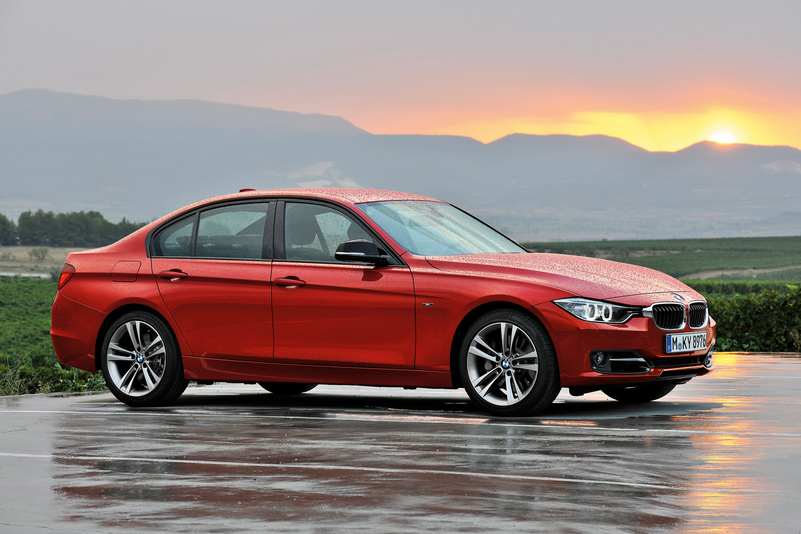 2012-BMW-3-Series-Sedan-7