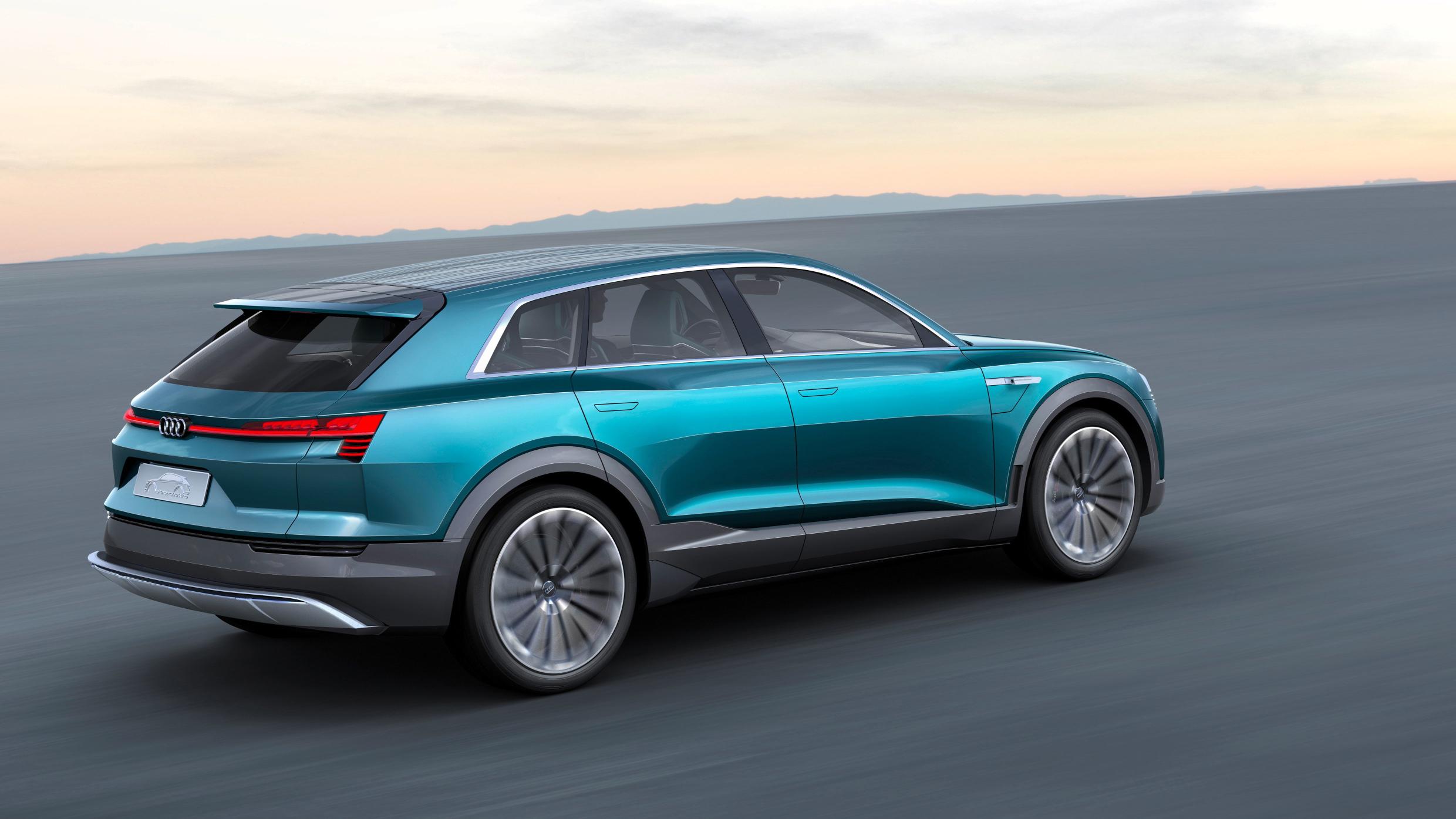 news-2015-audi-e-tron-quattro-concept-5