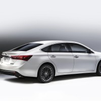 2015CAS_2016_Toyota_Avalon_008