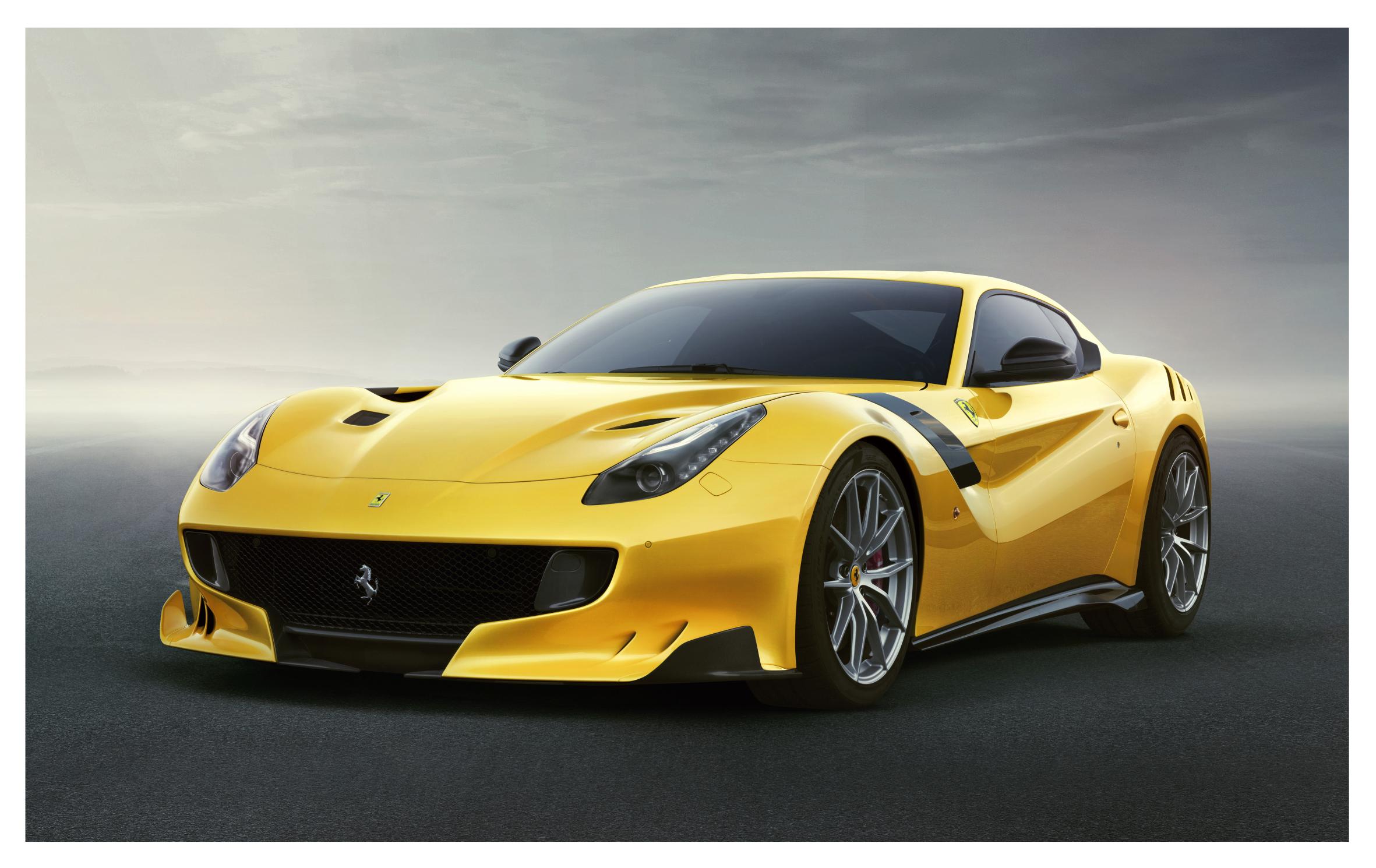 Ferrari_F12tdf_4low