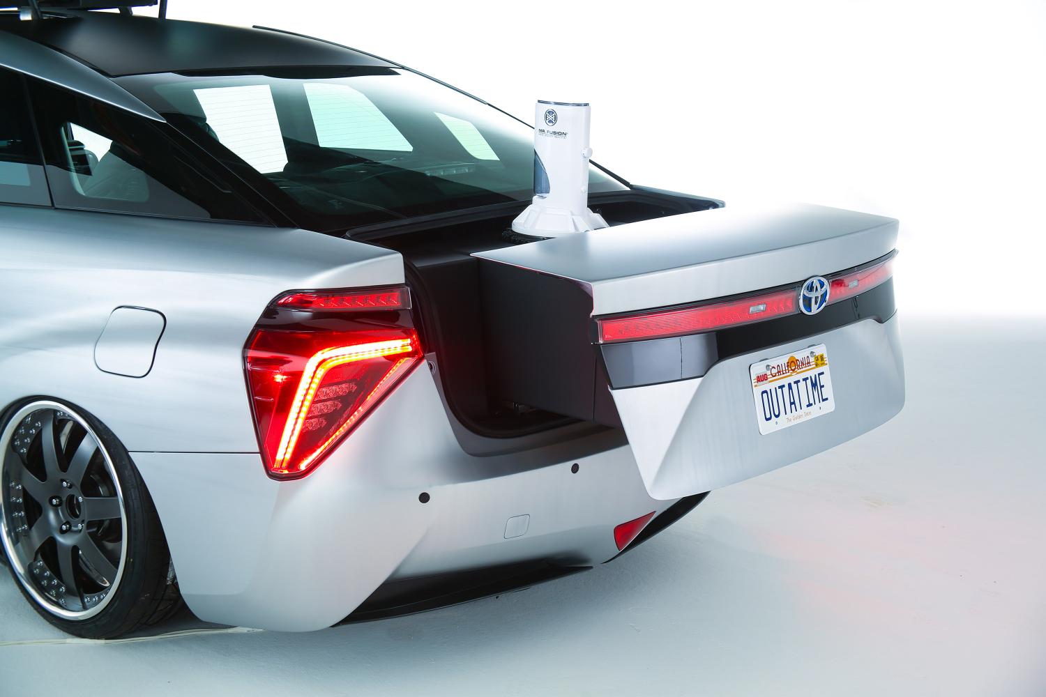 2015_SEMA_Toyota_BTTF_Mirai_001_056F5CE55E915A5F12723ABD2203BD01978B2346