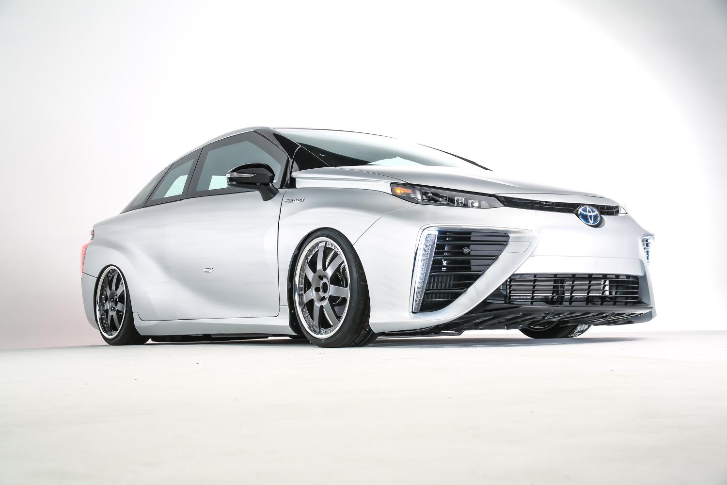 2015_SEMA_Toyota_BTTF_Mirai_018_8EC706A76714F3C32AEEC9FF30C3568EF0E1B4EF