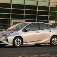 2016_Toyota_Prius_Two_01_D5FE639E78E0840DF532DA765E776E1F26767A9B