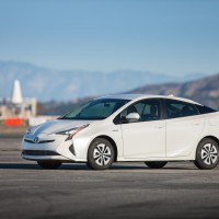 2016_Toyota_Prius_Two_Eco_01_0E67E47E92B574832AB83E61D689D47E7182B0E8