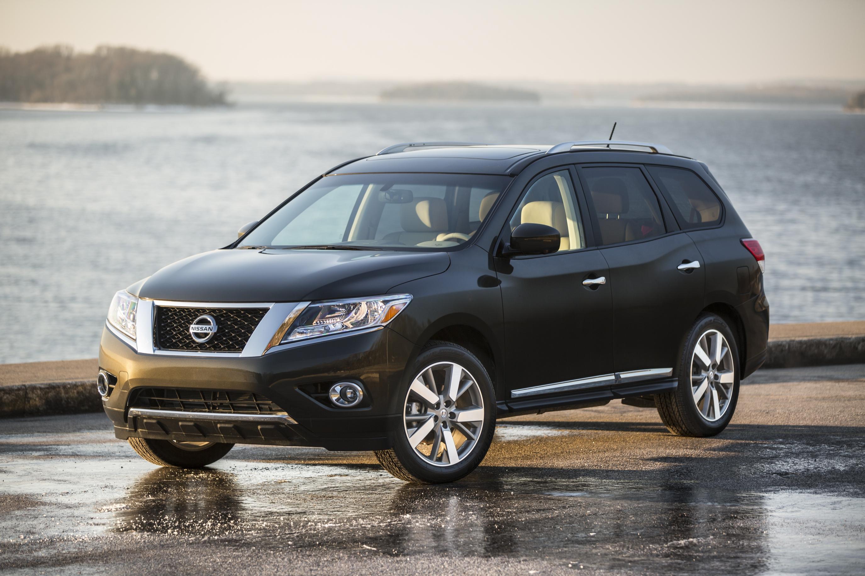 2015_nissan_pathfinder_01