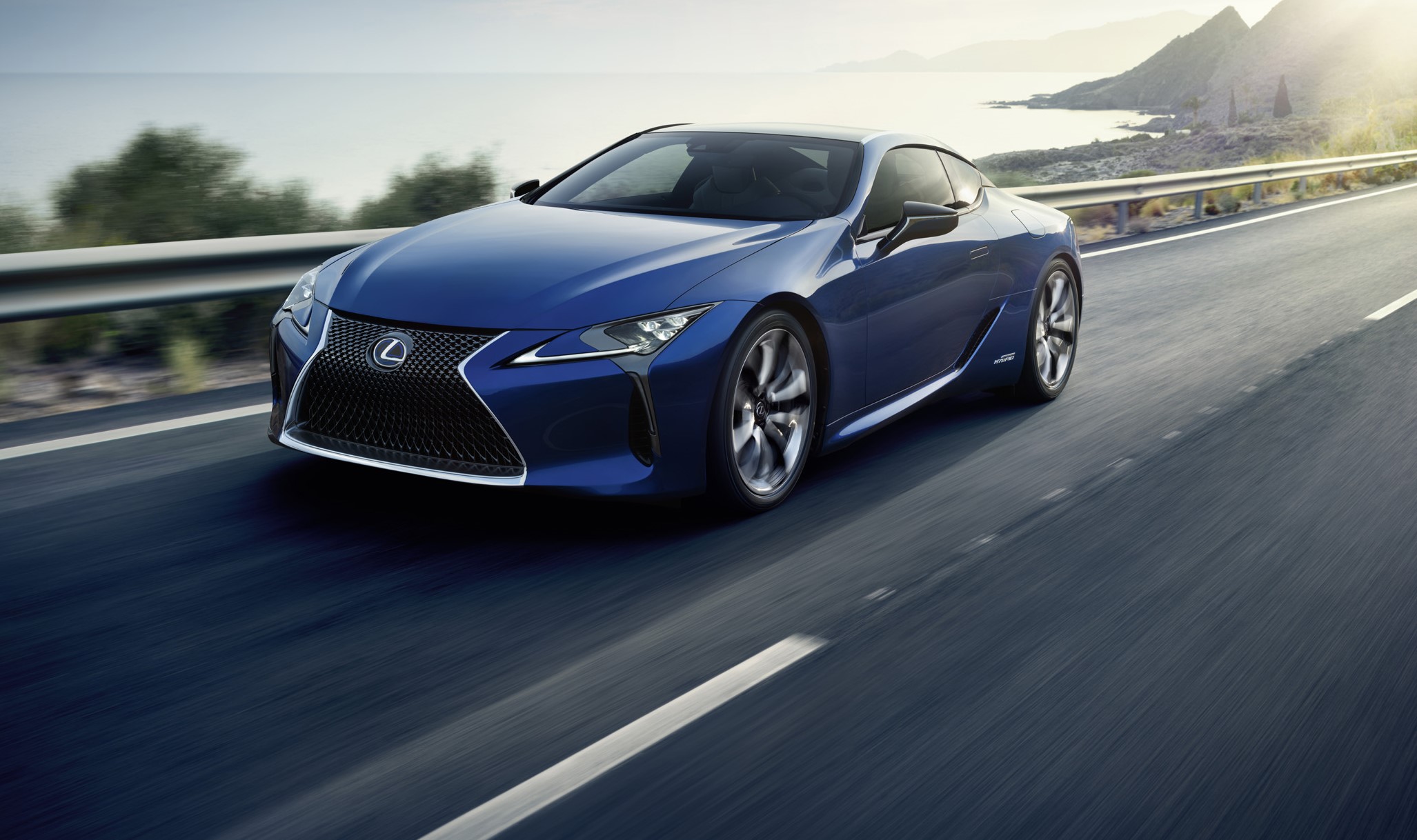 Lexus_LC_500h_004_B07E8C7E2A08BF727171098085967BE27397DD0B