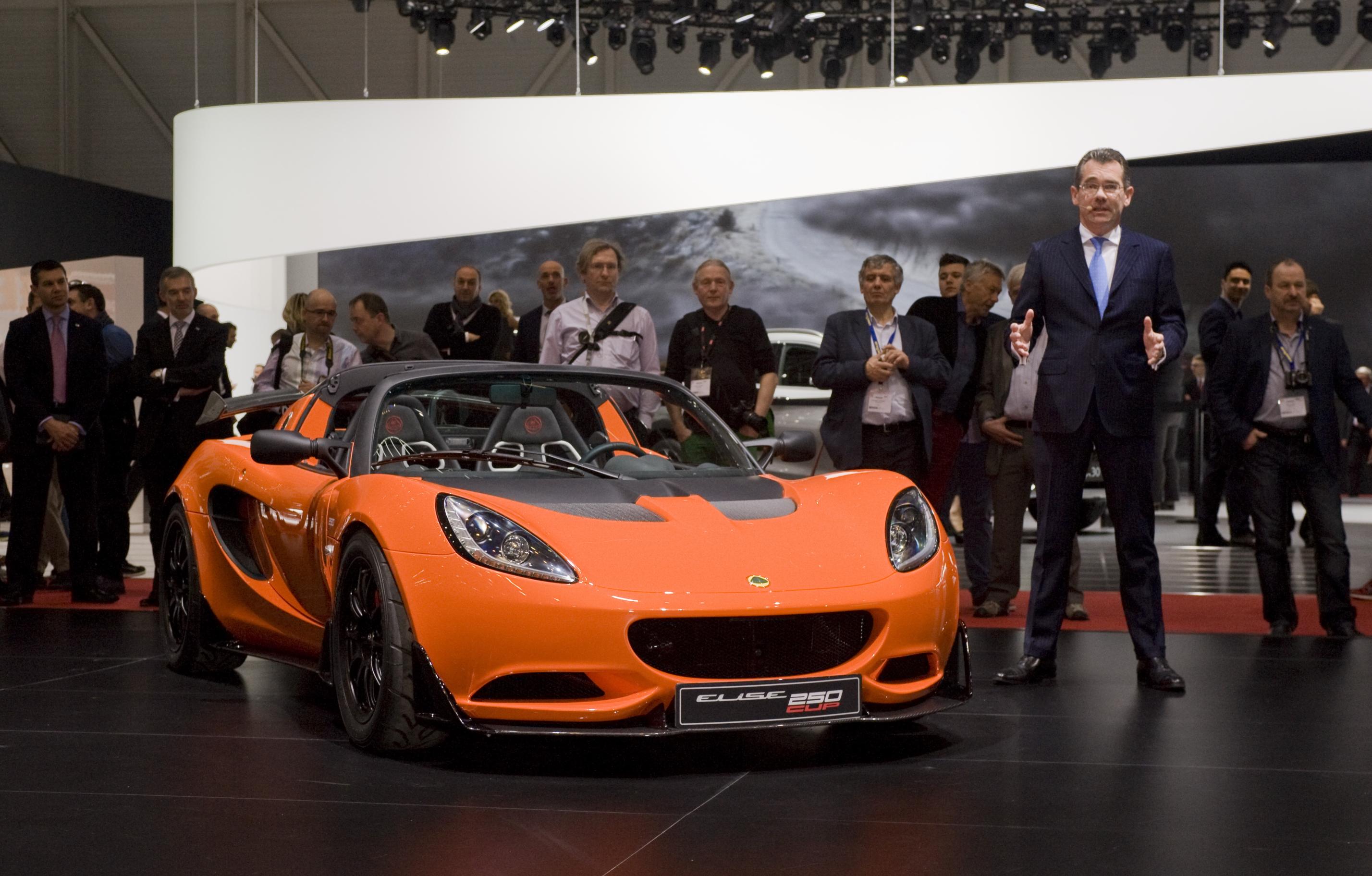 Lotus Cars Geneva Motorshow 2016 1_7crop