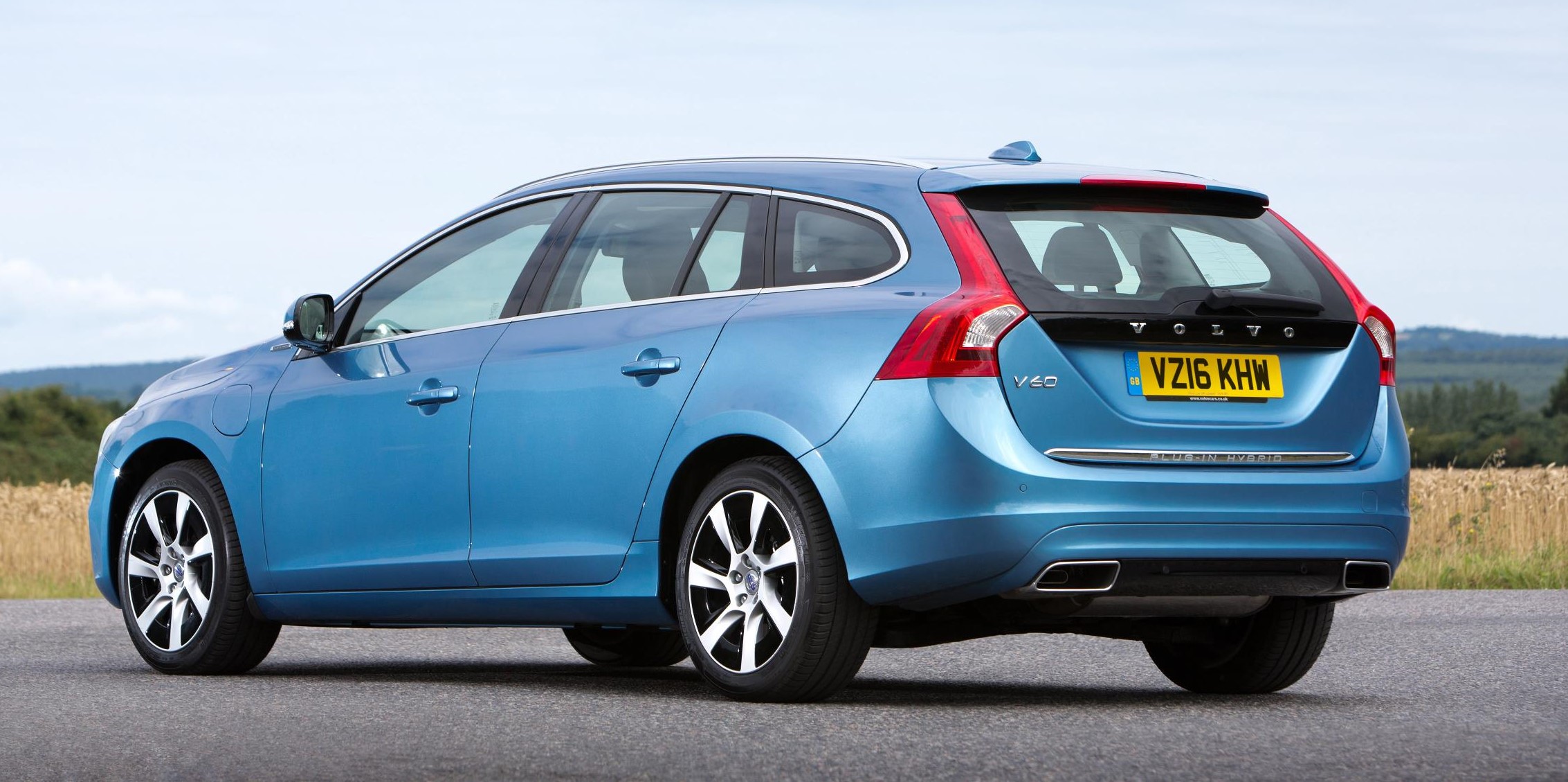 Volvo_V60_Twin_Engine_SE_Lux_002