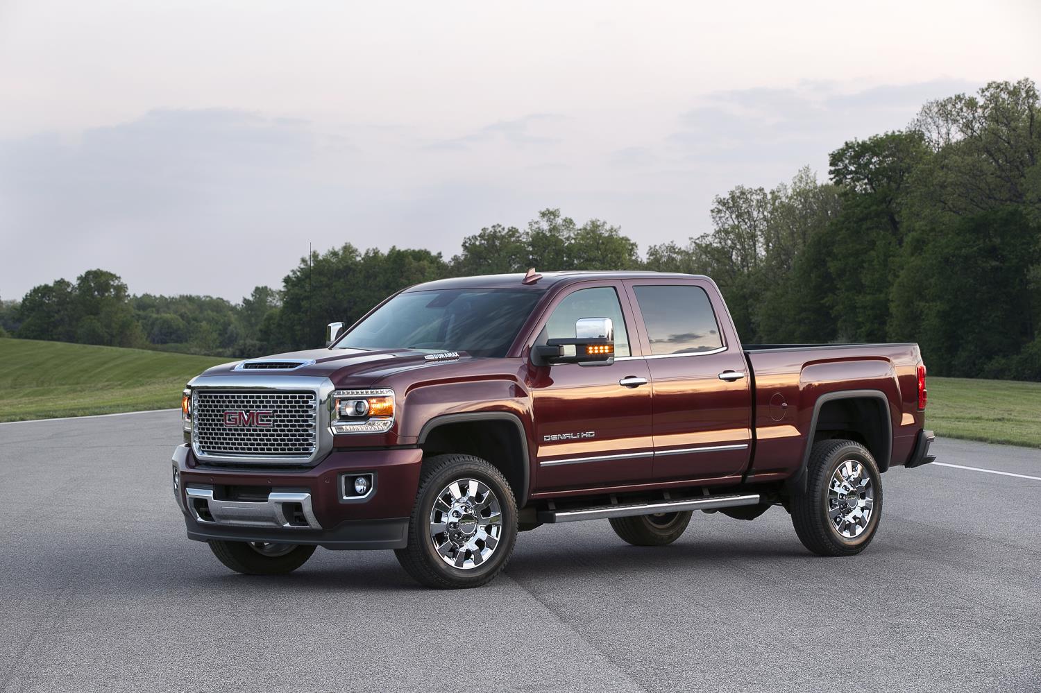 2017-gmc-sierra-denali-2500hd-002