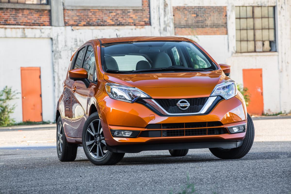 2017_nissan_versa_note_01