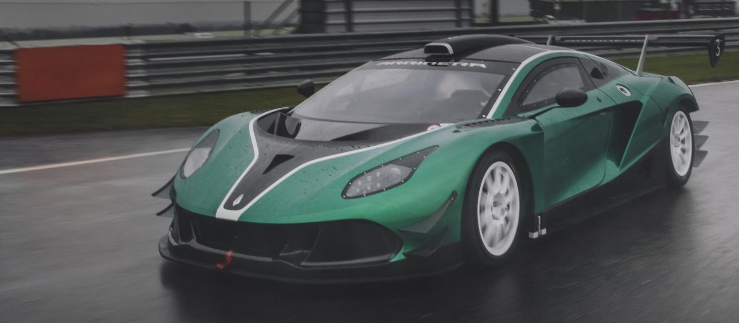 arrinera-hussarya-gts-testing-at-snetterton