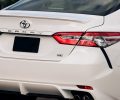 2018_Toyota_Camry_SE_02_BB69E7FBD014980F9E6AFC50D8D6EA6FEB328D15