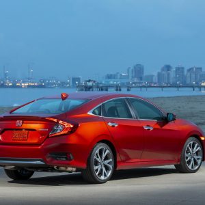 2019 Honda Civic Sedan Touring 002